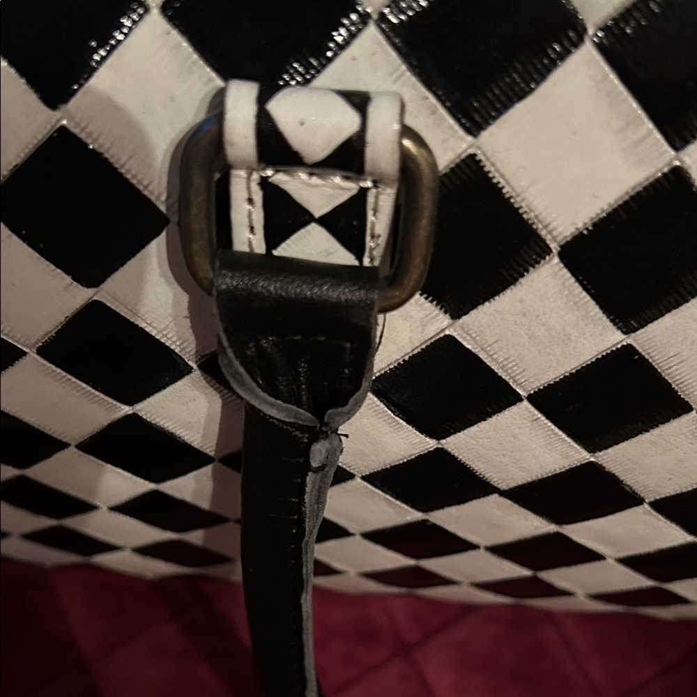 Western B&W Checkered Satchel - Picture 9 of 11